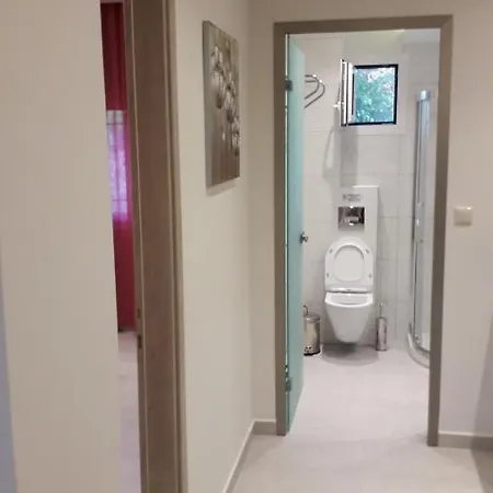 House Dilena Tsimtsiri Luxury 1 * يميناريا